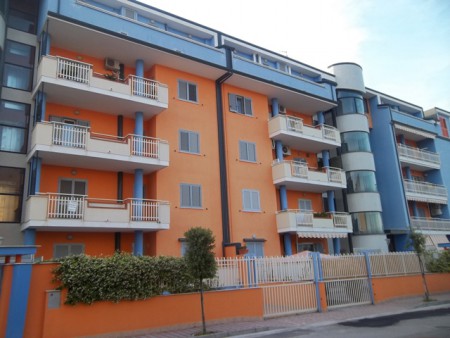Codice annuncio :133V (Appartamento posto al piano rialzato con doppio ingresso indipendente.€220000)